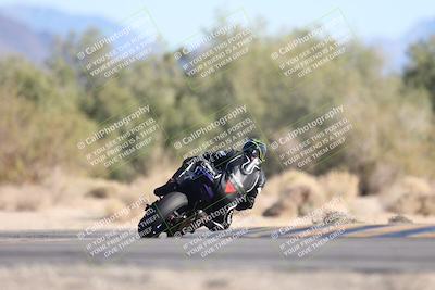 media/Dec-07-2025-CVMA (Sun) [[3e7d2de5dc]]/Race 12- Formula 40 MW and LW/